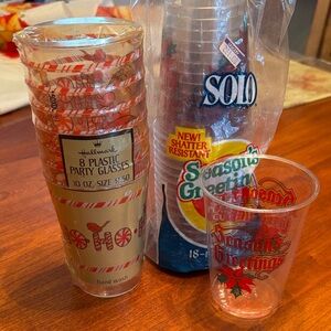 🎄Vintage Plastic Christmas Party Glasses - 2 styles, new in package